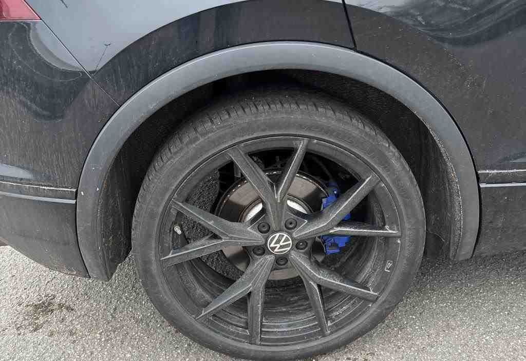 Volkswagen Tiguan R *AKRAPOVIC* HUD Pano AHK LM21 AHK Pano foto 14