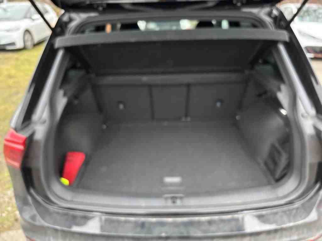 Volkswagen Tiguan R *AKRAPOVIC* HUD Pano AHK LM21 AHK Pano foto 18