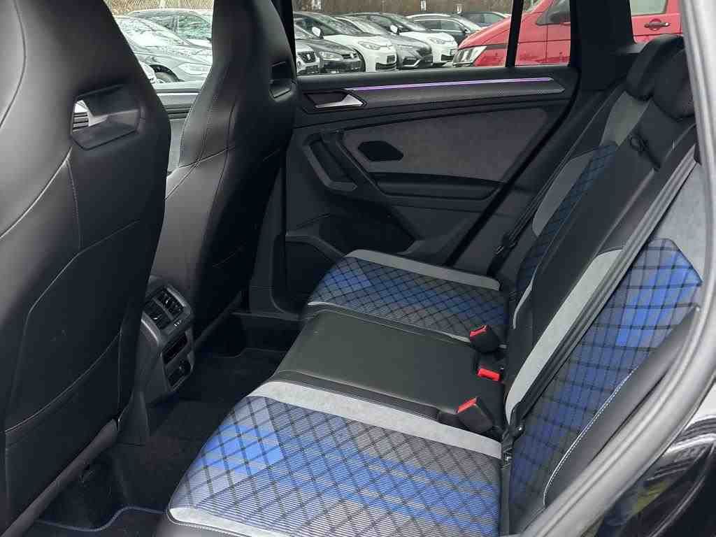 Volkswagen Tiguan R *AKRAPOVIC* HUD Pano AHK LM21 AHK Pano foto 23