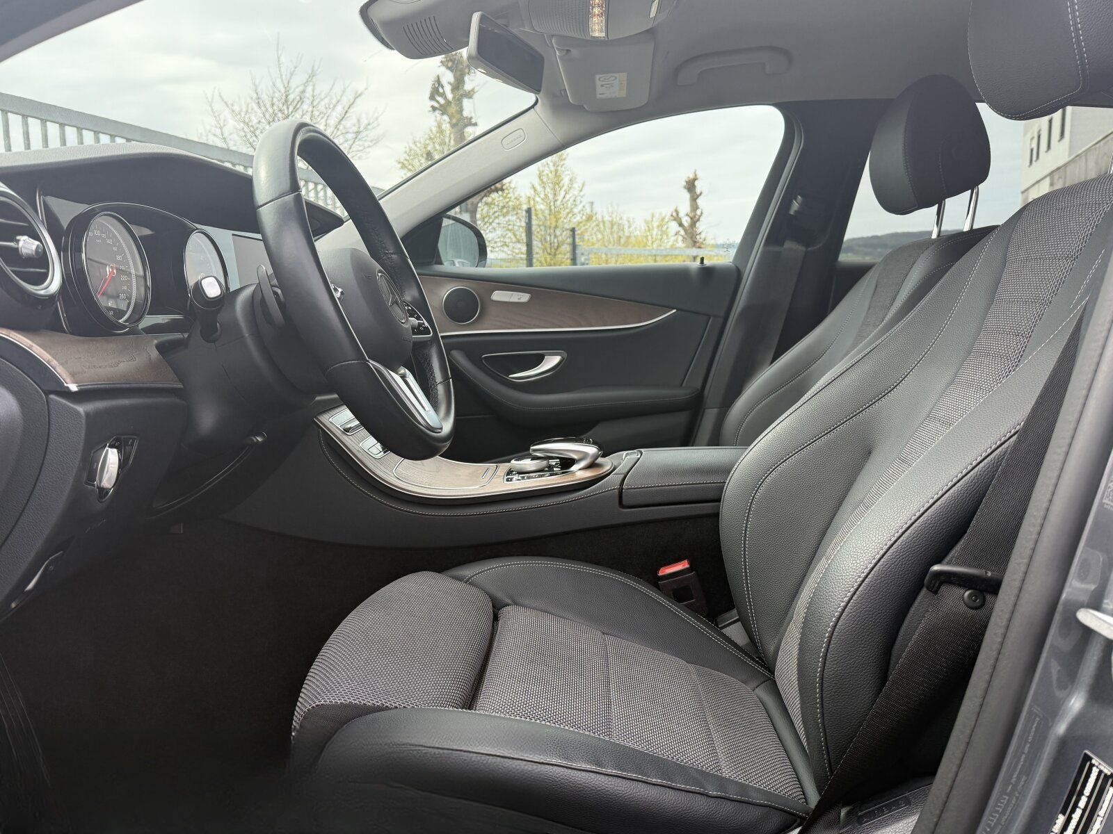 Mercedes-Benz E 220 T d Avantgarde 4Matic (EURO 6d) COMAND APS foto 5
