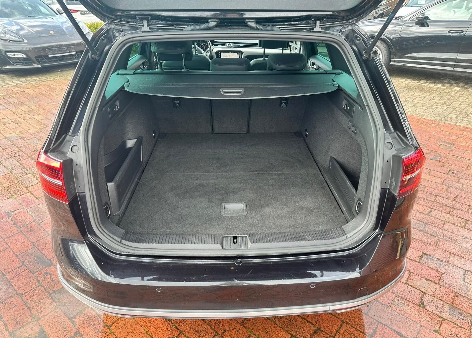 Volkswagen Passat Variant Alltrack 4Motion VIRT. StandHz foto 15