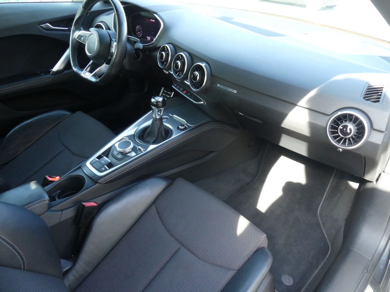 Audi TT Roadster 2.0 TDI ultra foto 13