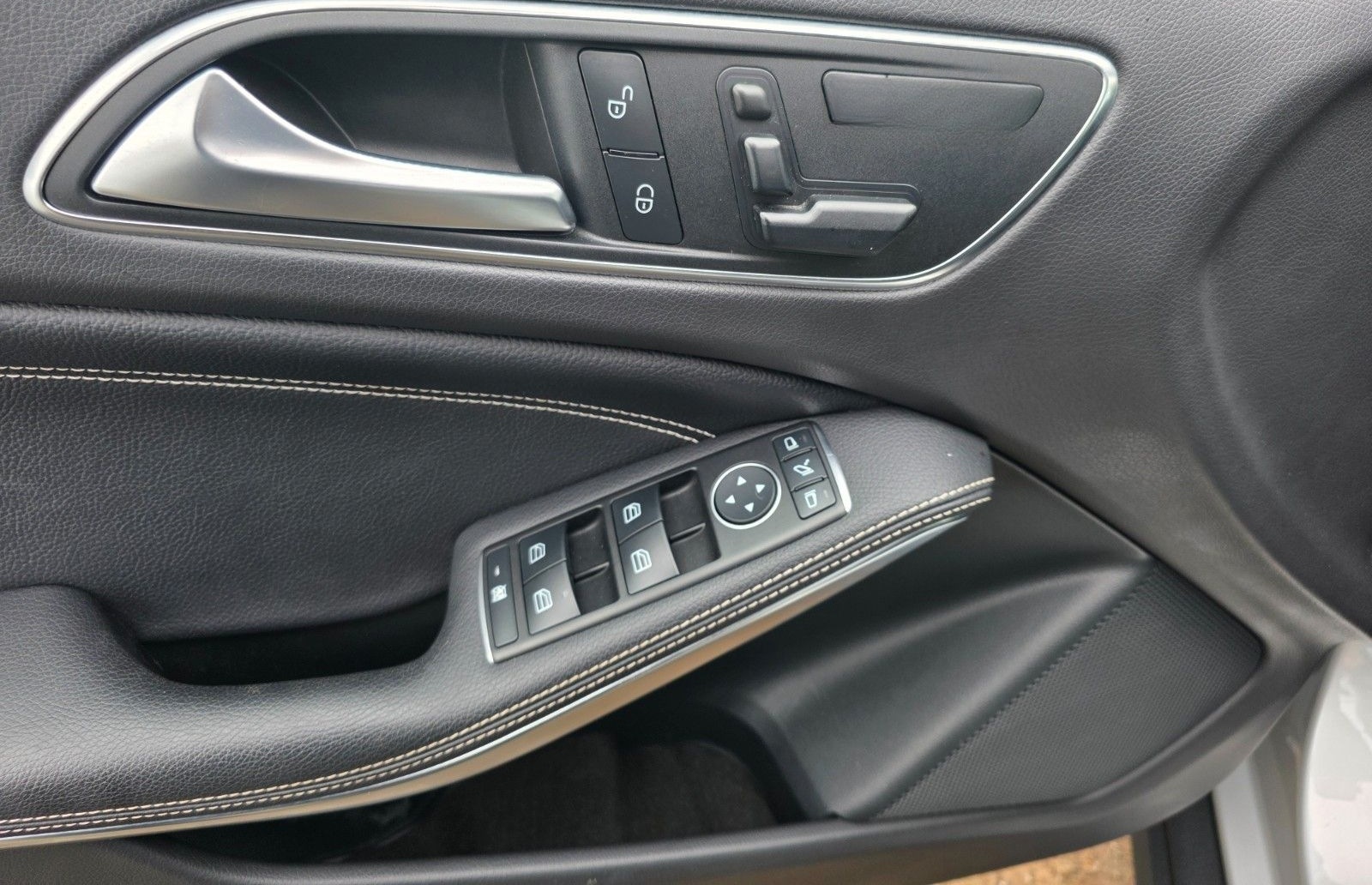 Mercedes-Benz GLA 200 Leder-Automatik-PDC-KeyGo-Memory foto 11