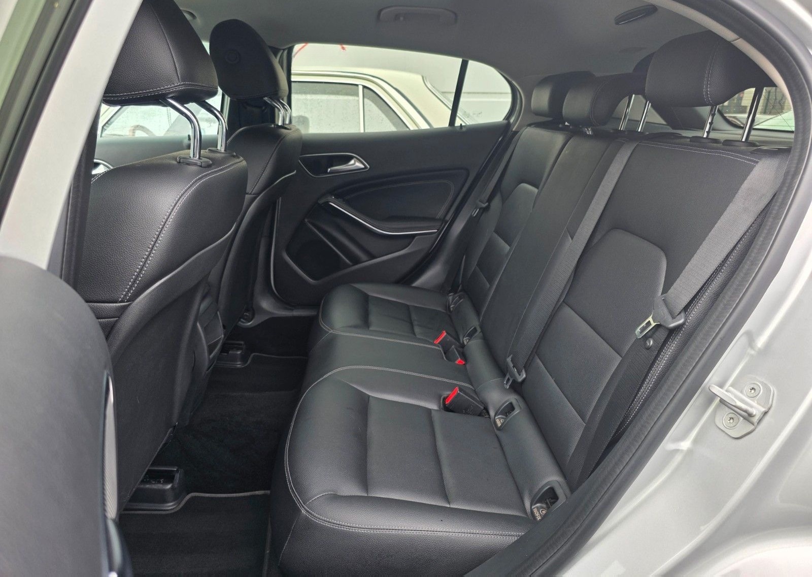 Mercedes-Benz GLA 200 Leder-Automatik-PDC-KeyGo-Memory foto 18