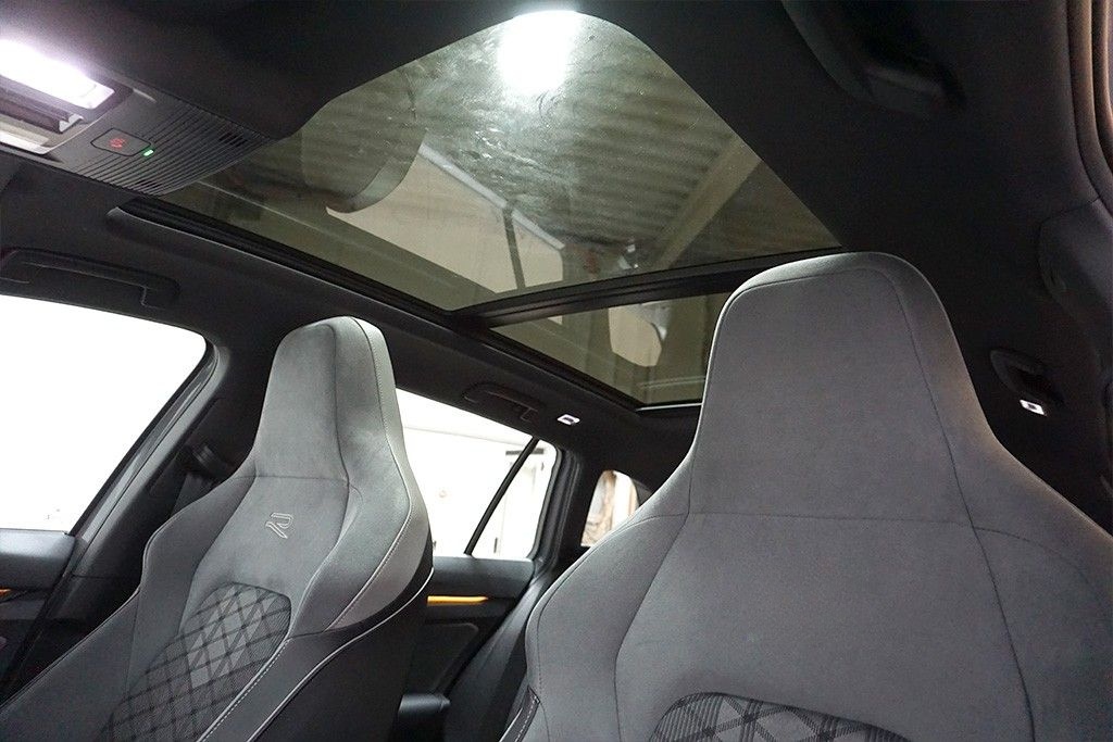 Volkswagen Golf 8 2.0TDI DSG 2xR-Line Virtual Pano Navi foto 12