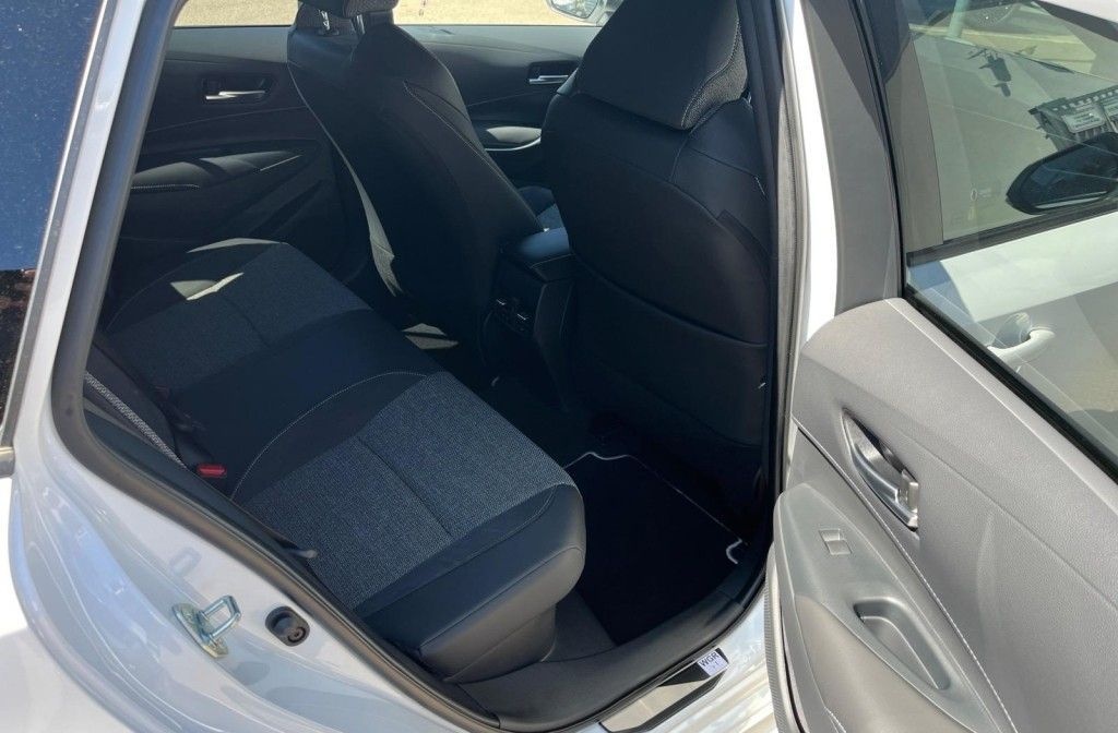 Toyota Corolla 1.8 Hybrid Touring Sports Teamplayer (ZE foto 9