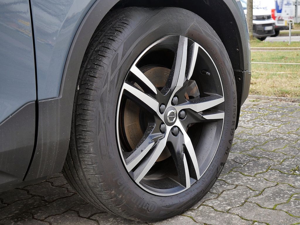 Volvo XC40 D4 AWD R Design ACC, AHK foto 13