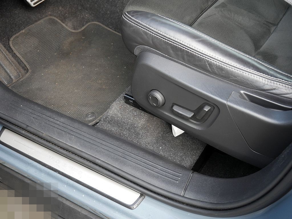 Volvo XC40 D4 AWD R Design ACC, AHK foto 21