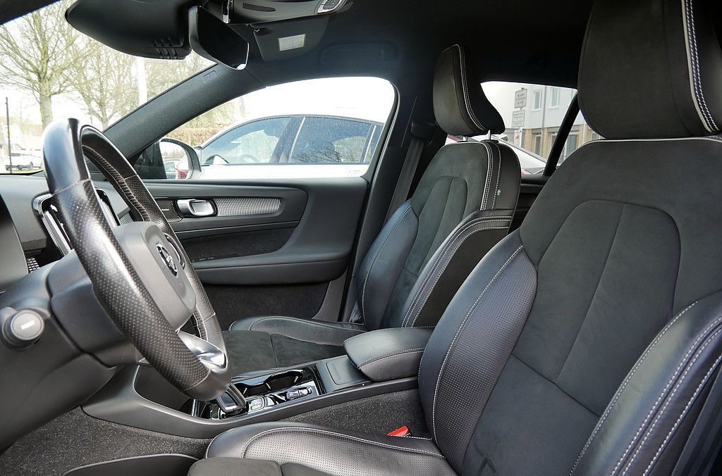 Volvo XC40 D4 AWD R Design ACC, AHK foto 22