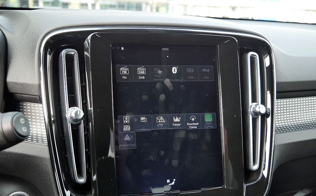 Volvo XC40 D4 AWD R Design ACC, AHK foto 25