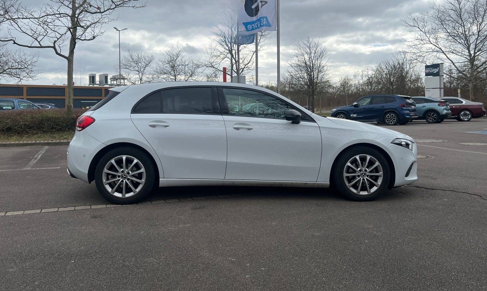 Mercedes-Benz A 180 Automat Spurhalte-&Parkassist+Navi+AHK+LED foto 7