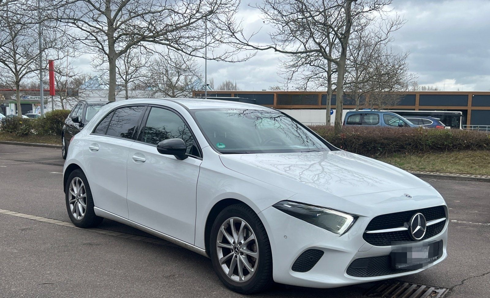 Mercedes-Benz A 180 Automat Spurhalte-&Parkassist+Navi+AHK+LED foto 8
