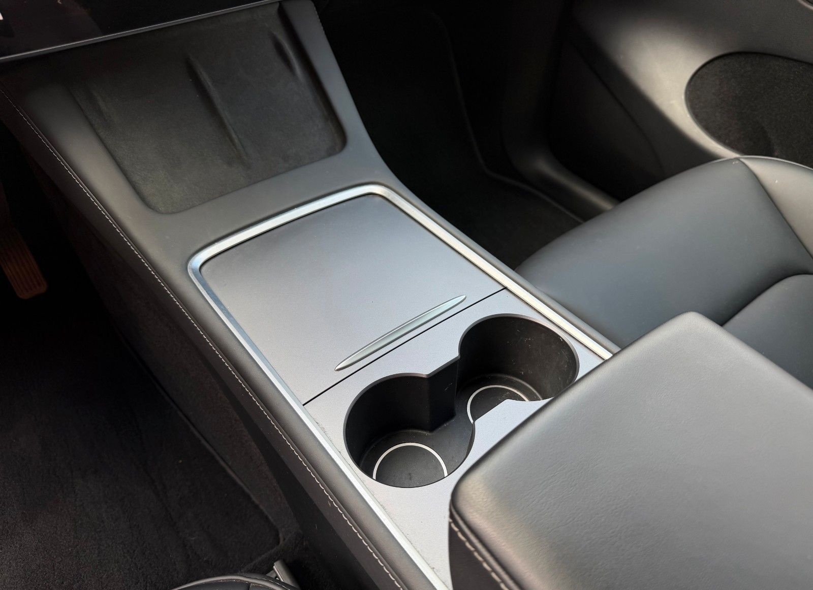 Tesla Model Y Basis RWD / 1.Hand / AHK / 19% MwSt foto 20