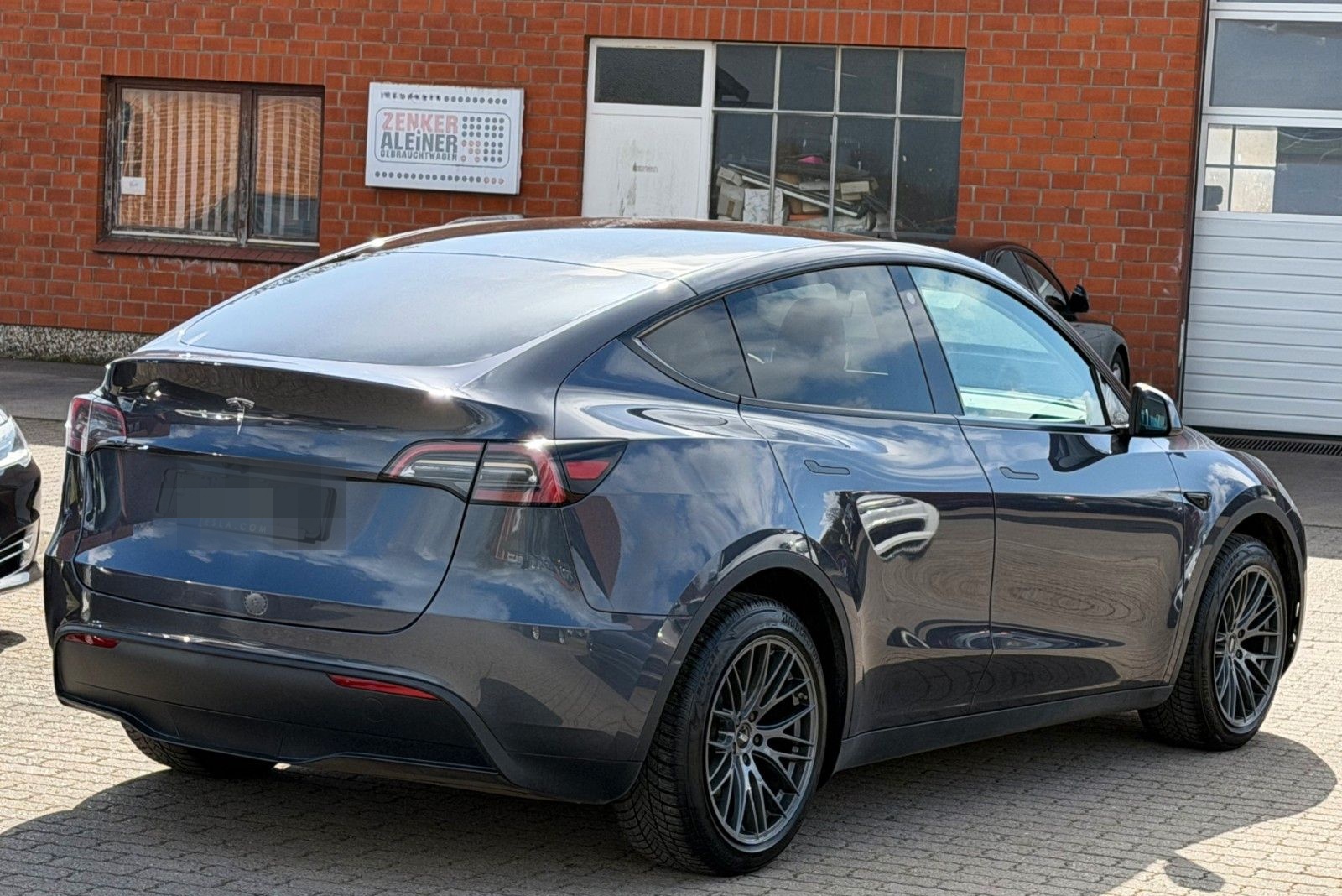Tesla Model Y Basis RWD / 1.Hand / AHK / 19% MwSt foto 4