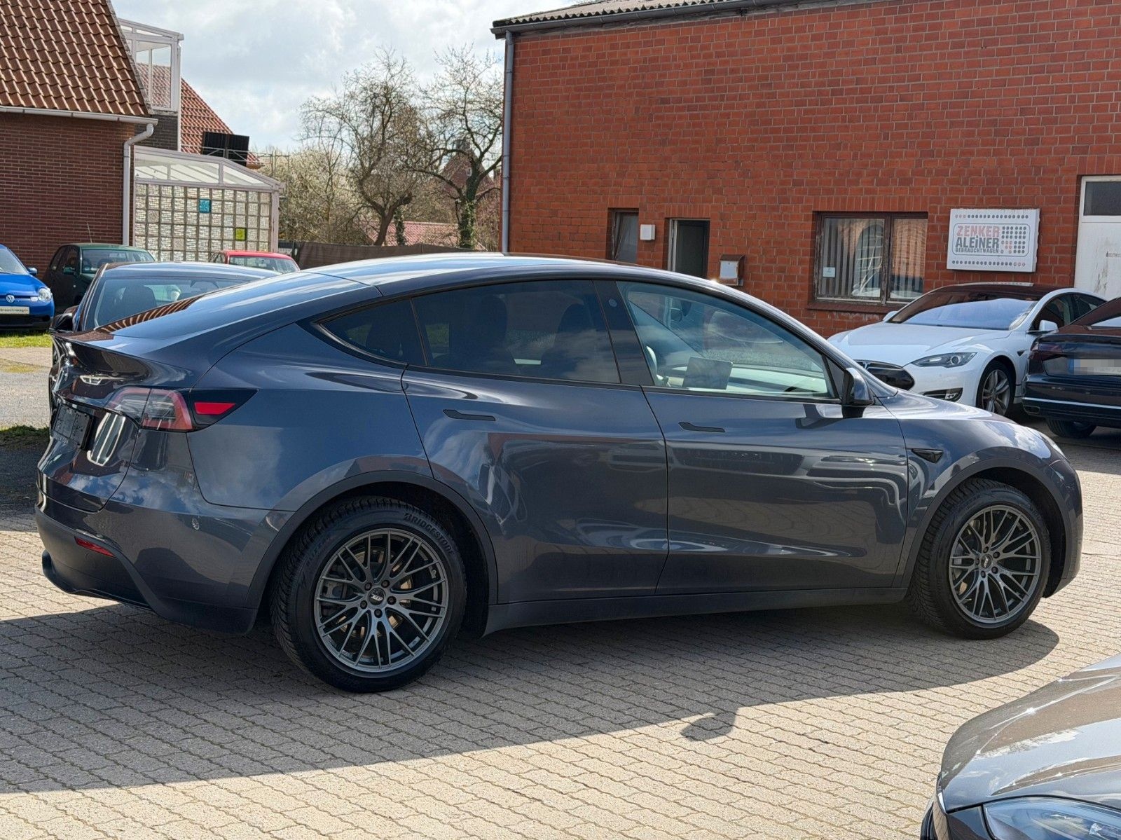 Tesla Model Y Basis RWD / 1.Hand / AHK / 19% MwSt foto 5