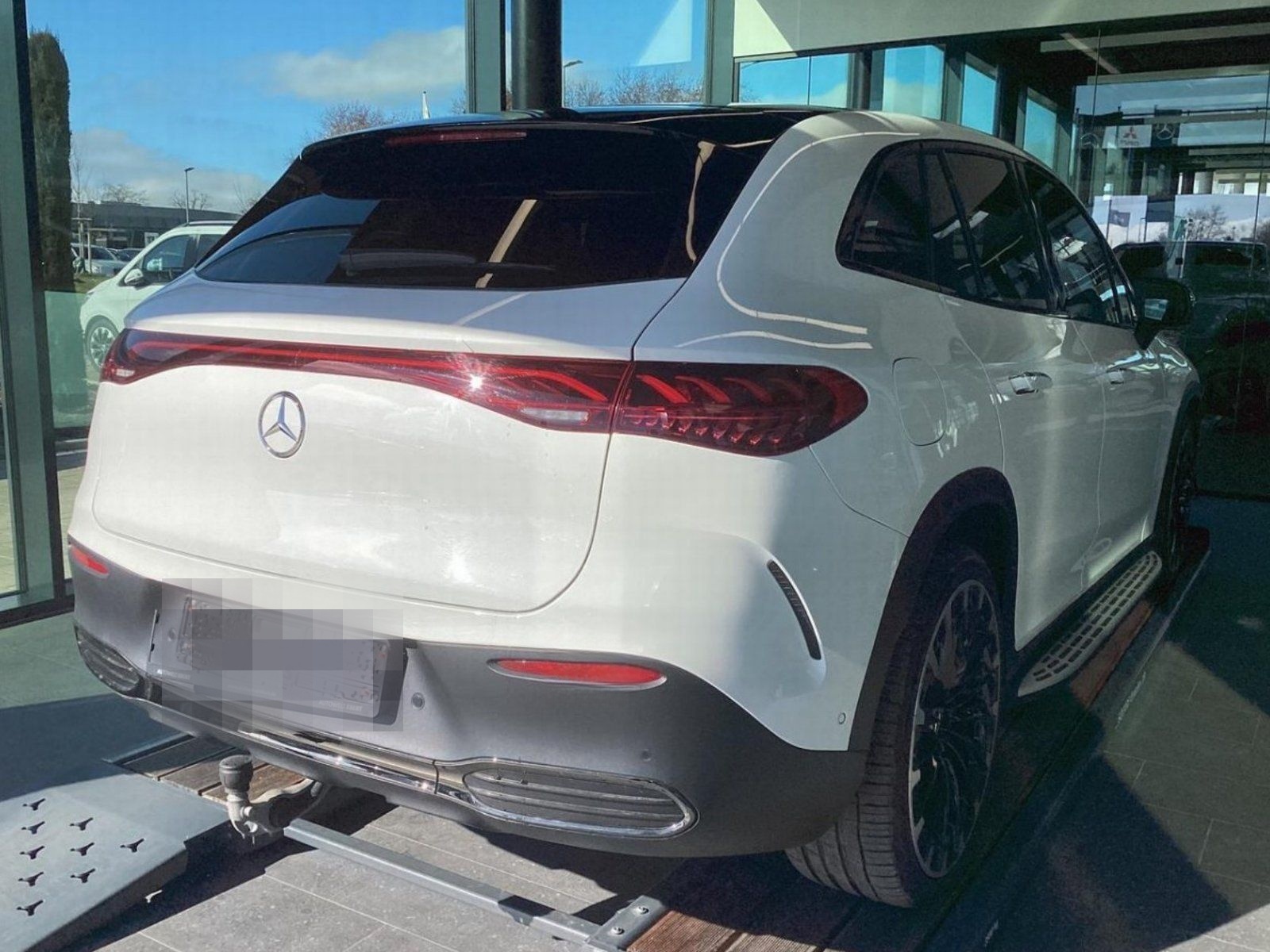 Mercedes-Benz EQE500 SUV AMG Prem+ ARMATIC Massage AHK 22KW TV foto 4