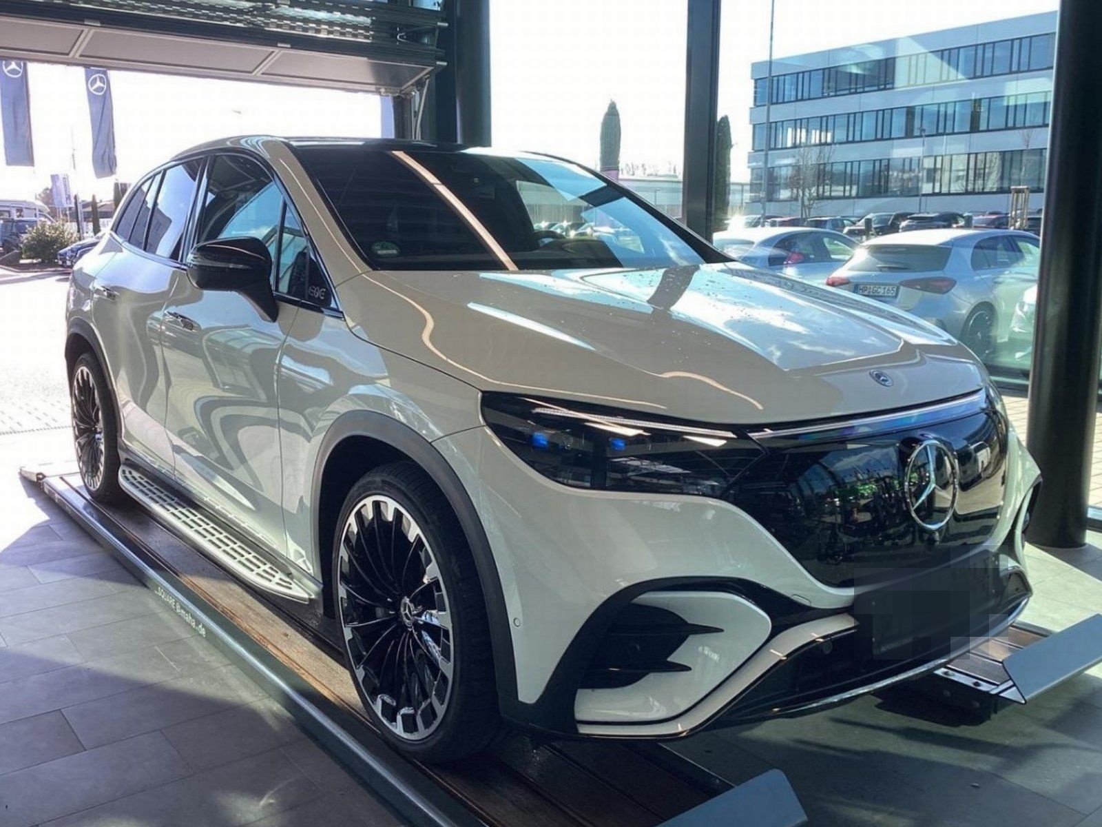 Mercedes-Benz EQE500 SUV AMG Prem+ ARMATIC Massage AHK 22KW TV foto 5
