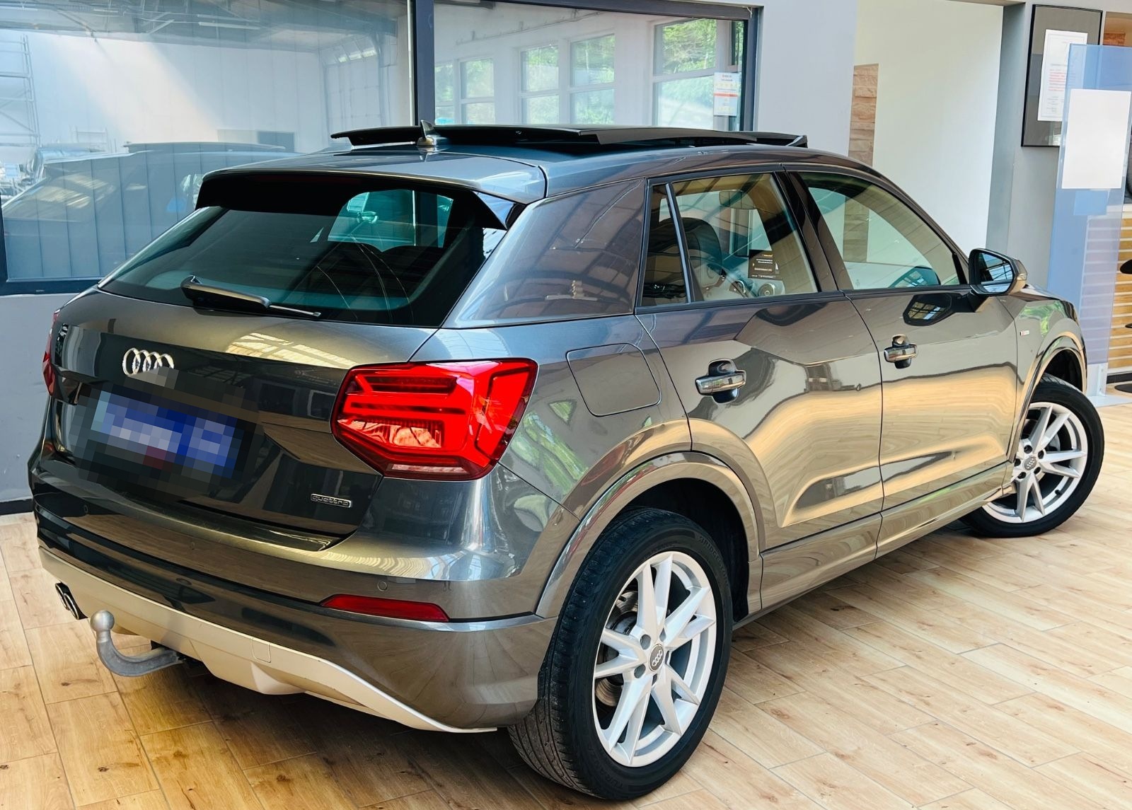 Audi Q2 quattro S-Line /Leder /Schiebedach/Navi /AHK foto 6