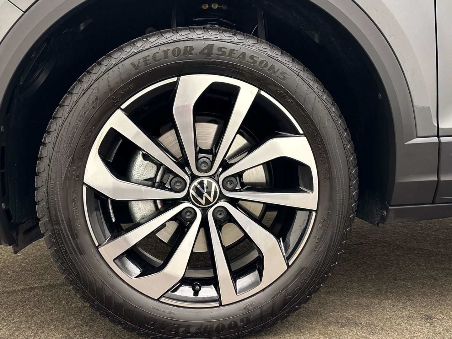 Volkswagen T-Roc Style 1.5 TSI DSG CarPlay LED AHK Sitzhzg. foto 7