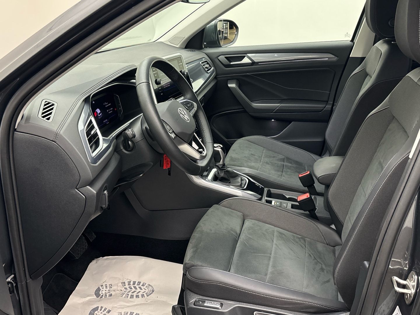 Volkswagen T-Roc Style 1.5 TSI DSG CarPlay LED AHK Sitzhzg. foto 9