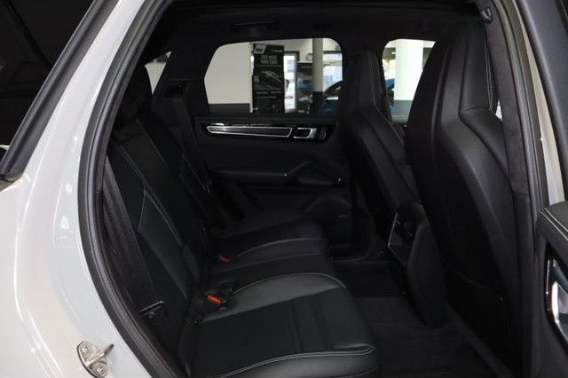 Porsche Cayenne GTS InnoDrive Head-Up Standh. Panorama foto 25