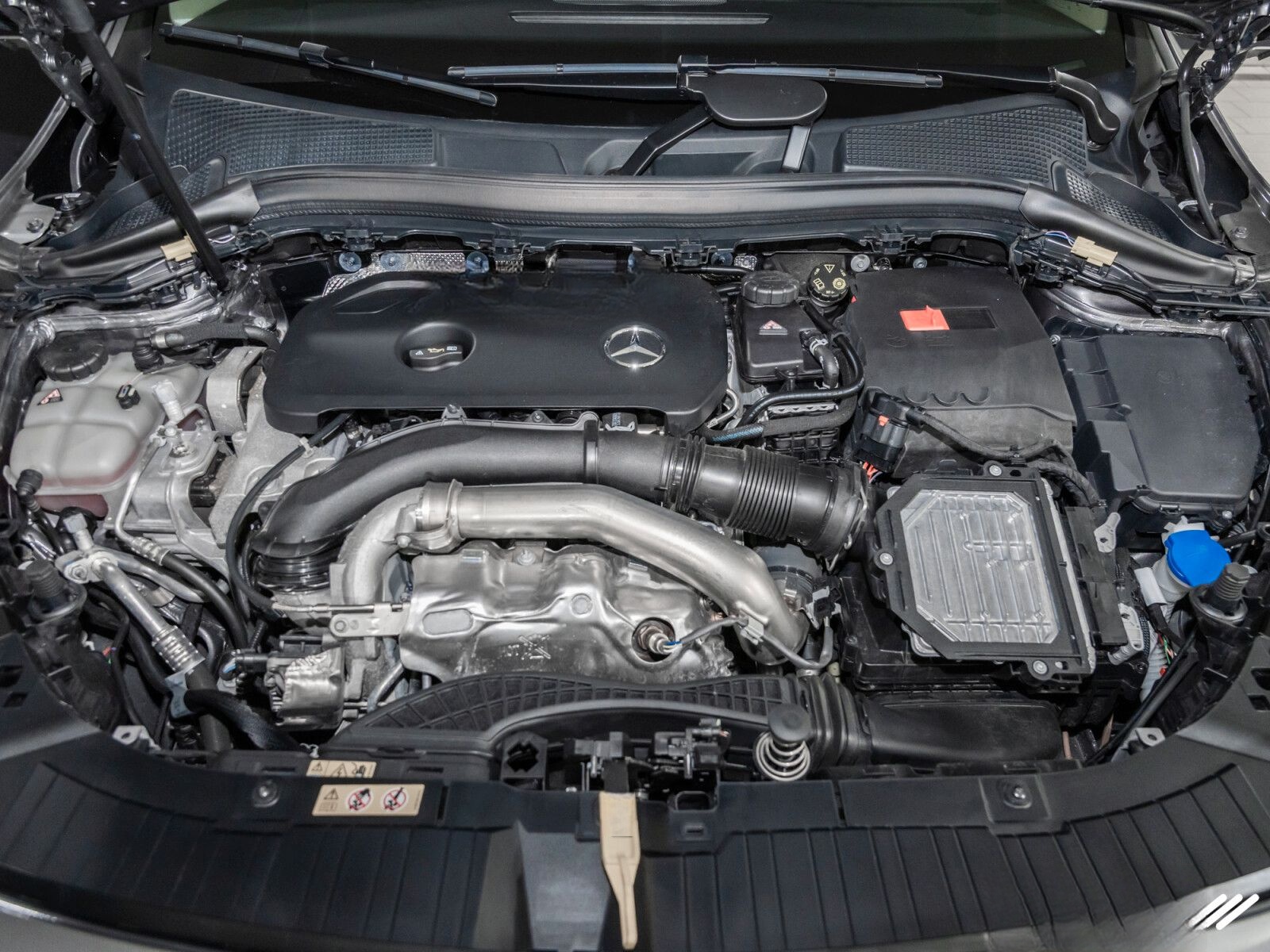 Mercedes-Benz GLA 220 4M Progressive Adv.+ LED/AHK/Distro/360° foto 8