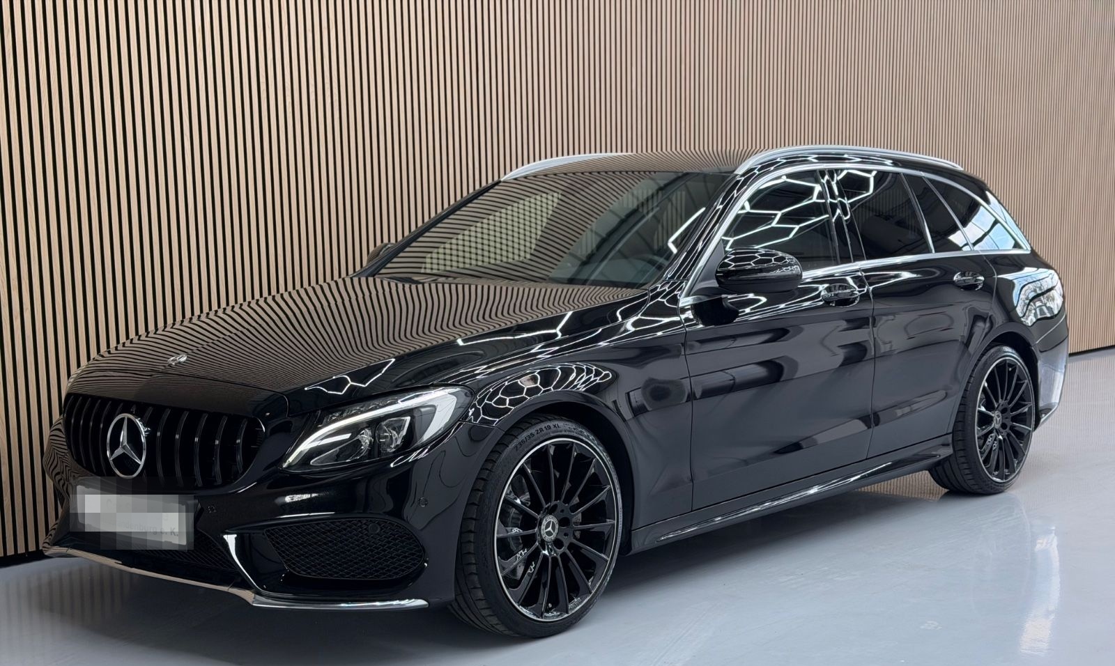 Mercedes-Benz C 180 T-Modell AMG-Line*Leder*LED*RFK*19 Zoll foto 2