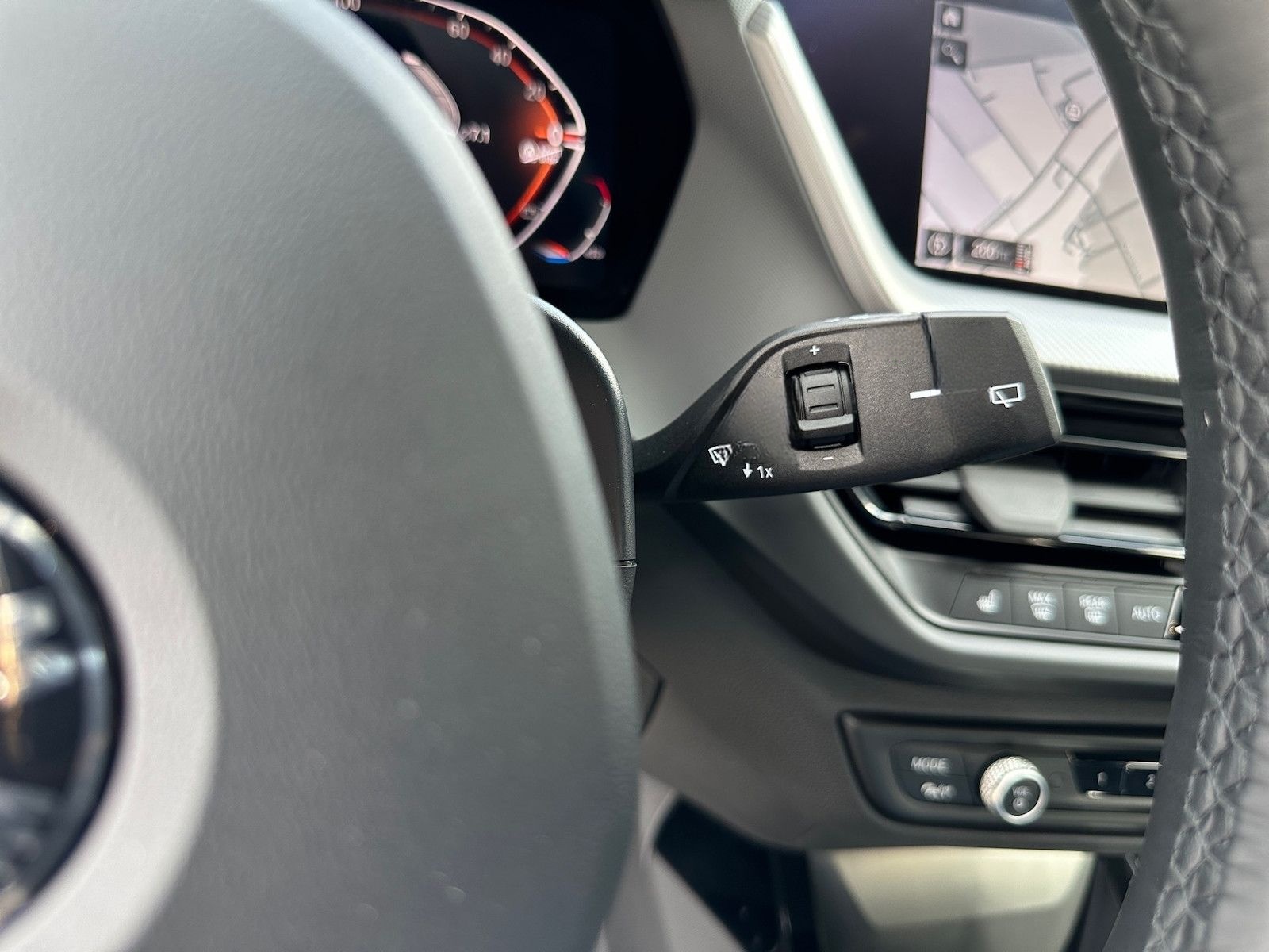 BMW 118i M Sport Automatik virt. Cockpit*LED*Navi* foto 23