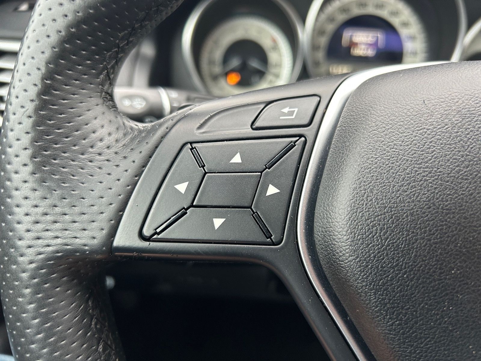 Mercedes-Benz E 250 CDI BlueEffic. Automatik*Leder*el.Pano*LED foto 16