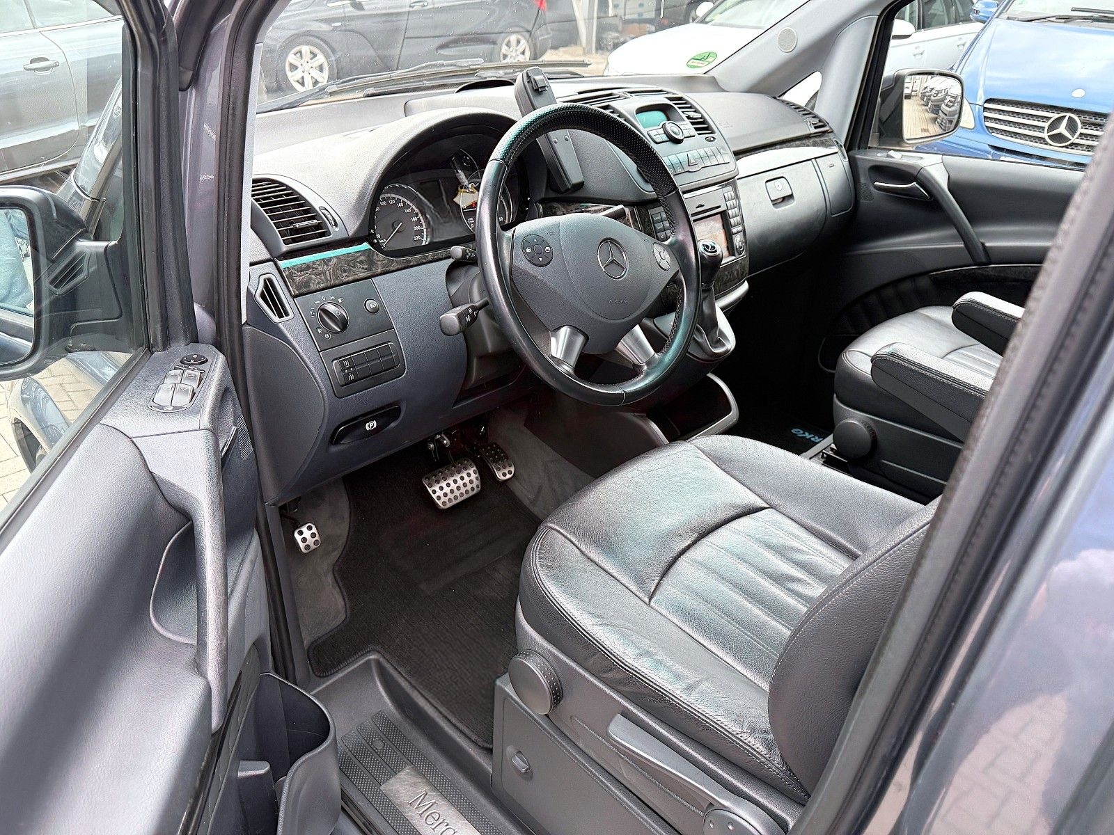 Mercedes-Benz VIANO 2.2 CDI LANG/LEDER/PANO/7SITZER/KAMERA/XEN foto 14