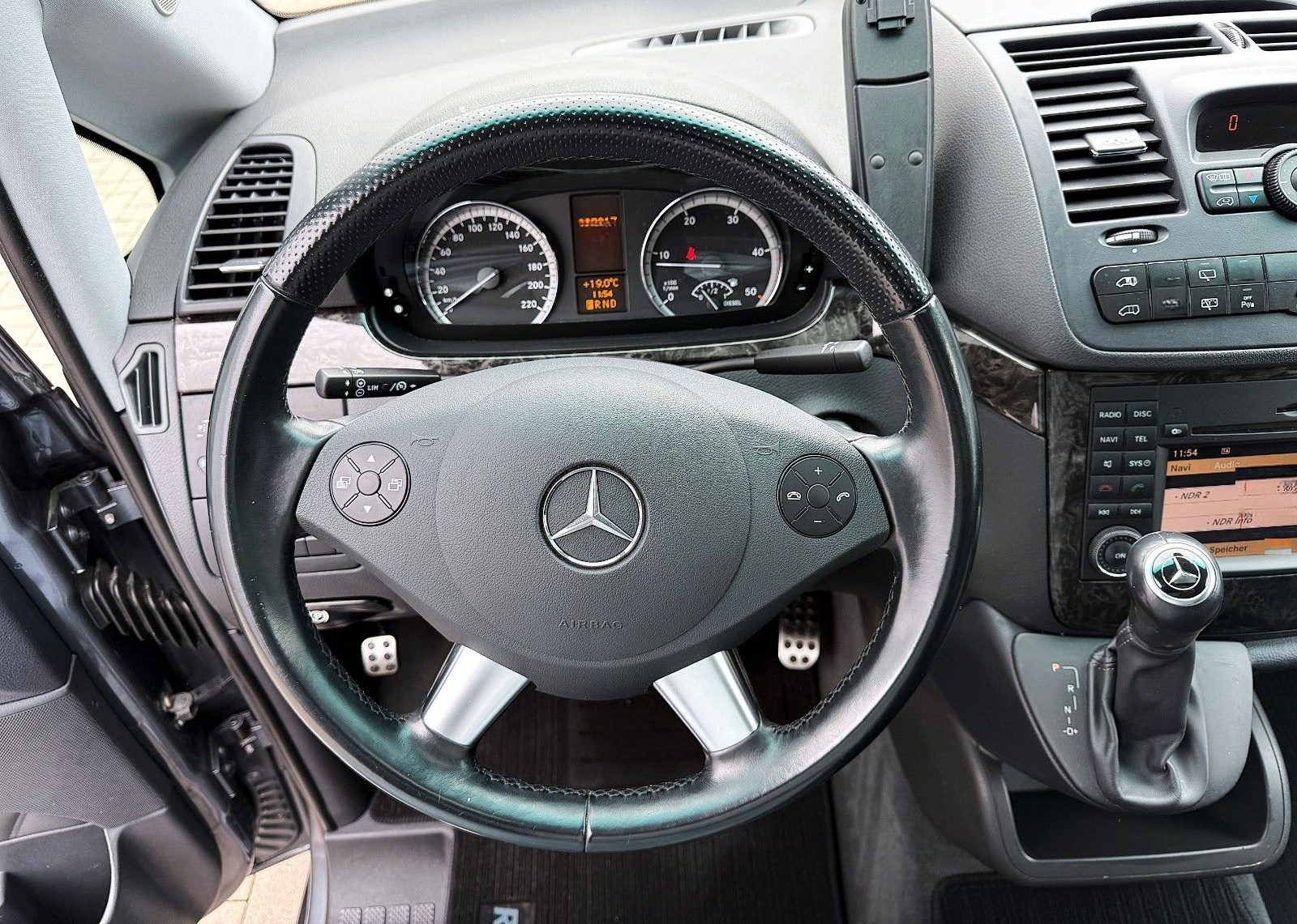 Mercedes-Benz VIANO 2.2 CDI LANG/LEDER/PANO/7SITZER/KAMERA/XEN foto 16