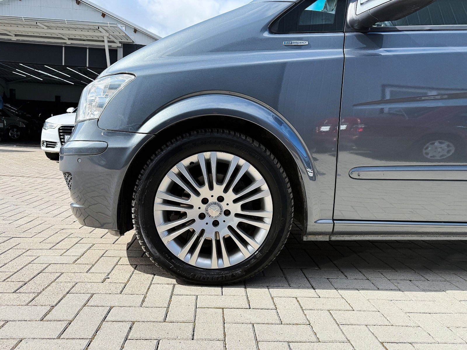 Mercedes-Benz VIANO 2.2 CDI LANG/LEDER/PANO/7SITZER/KAMERA/XEN foto 4