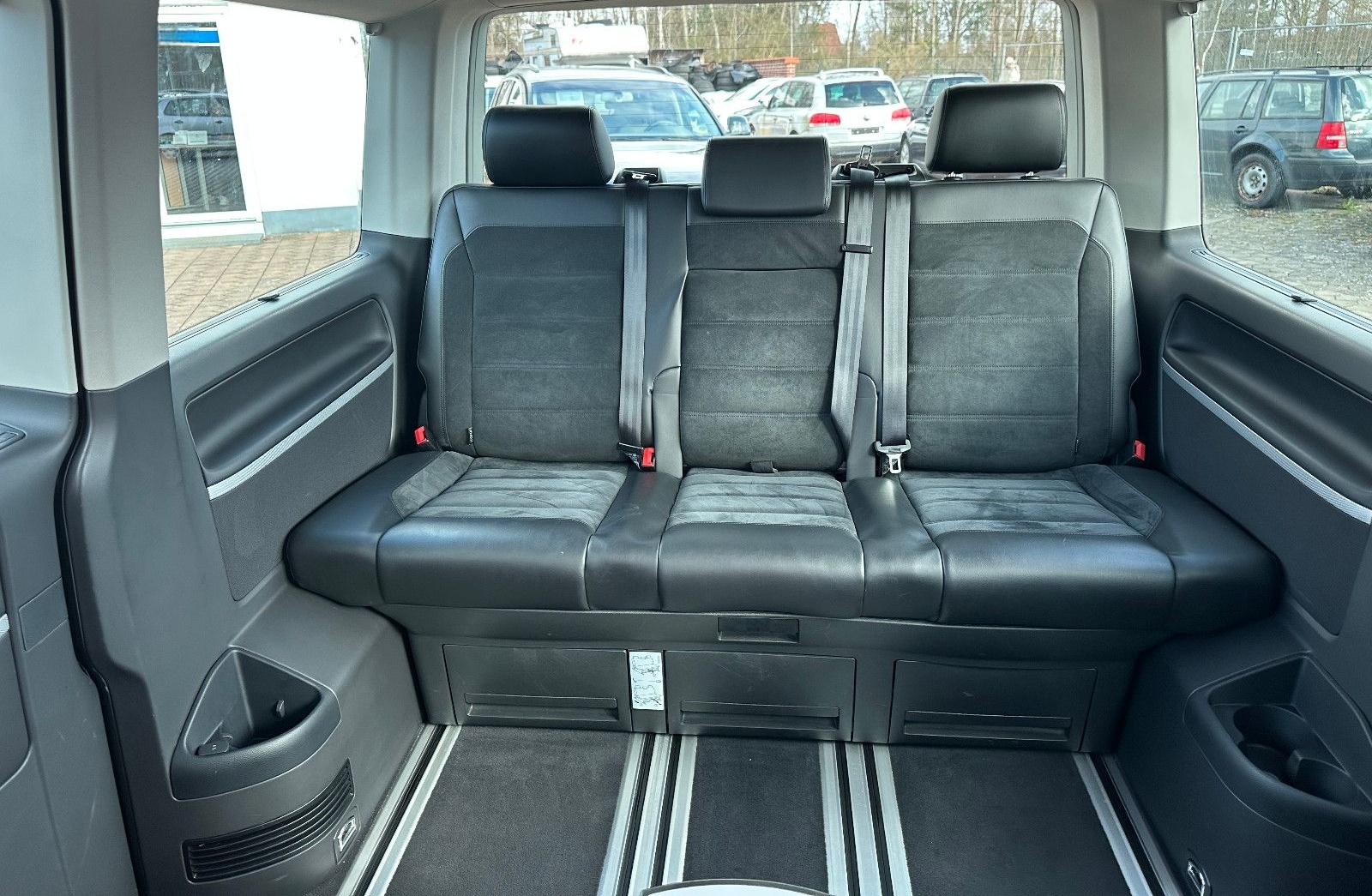 Volkswagen T6 Multivan 2.0 TDI Highline 4Motion DSG foto 10