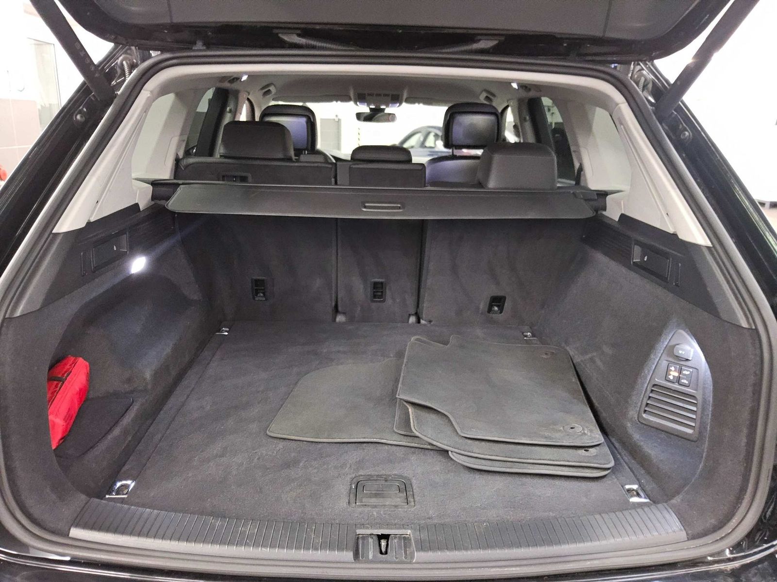 Volkswagen Touareg 3.0 TDI 4M Luft Leder Navi LED AID AHK foto 12