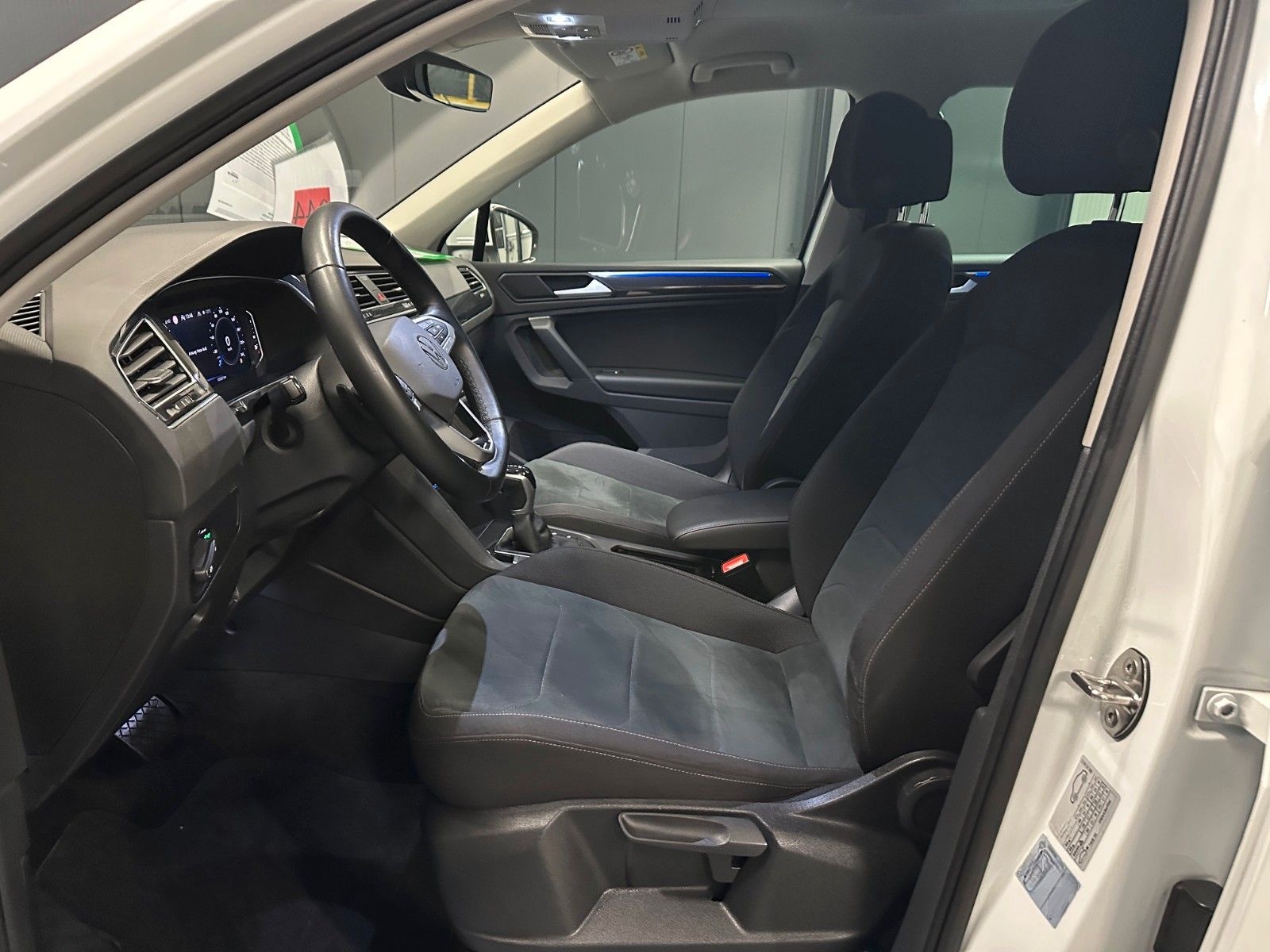 Volkswagen Tiguan Elegance 4Motion *19Zoll*Standhzg*AHK*KAM foto 14