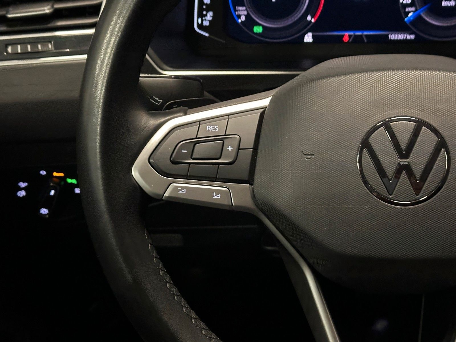 Volkswagen Tiguan Elegance 4Motion *19Zoll*Standhzg*AHK*KAM foto 17
