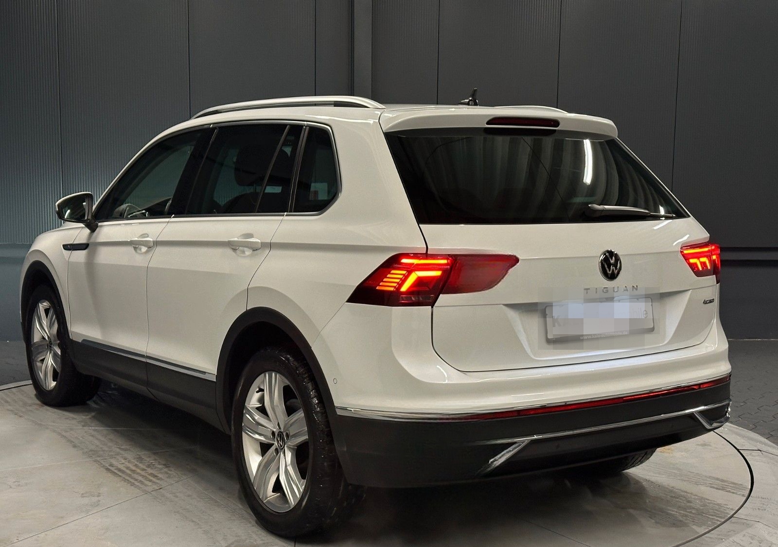 Volkswagen Tiguan Elegance 4Motion *19Zoll*Standhzg*AHK*KAM foto 3