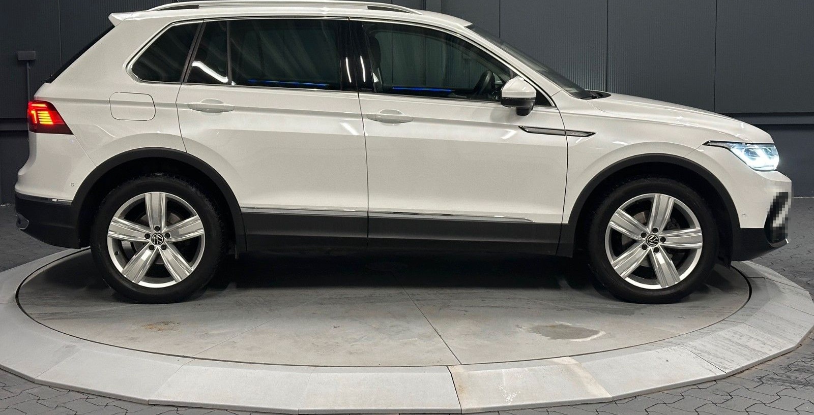 Volkswagen Tiguan Elegance 4Motion *19Zoll*Standhzg*AHK*KAM foto 6