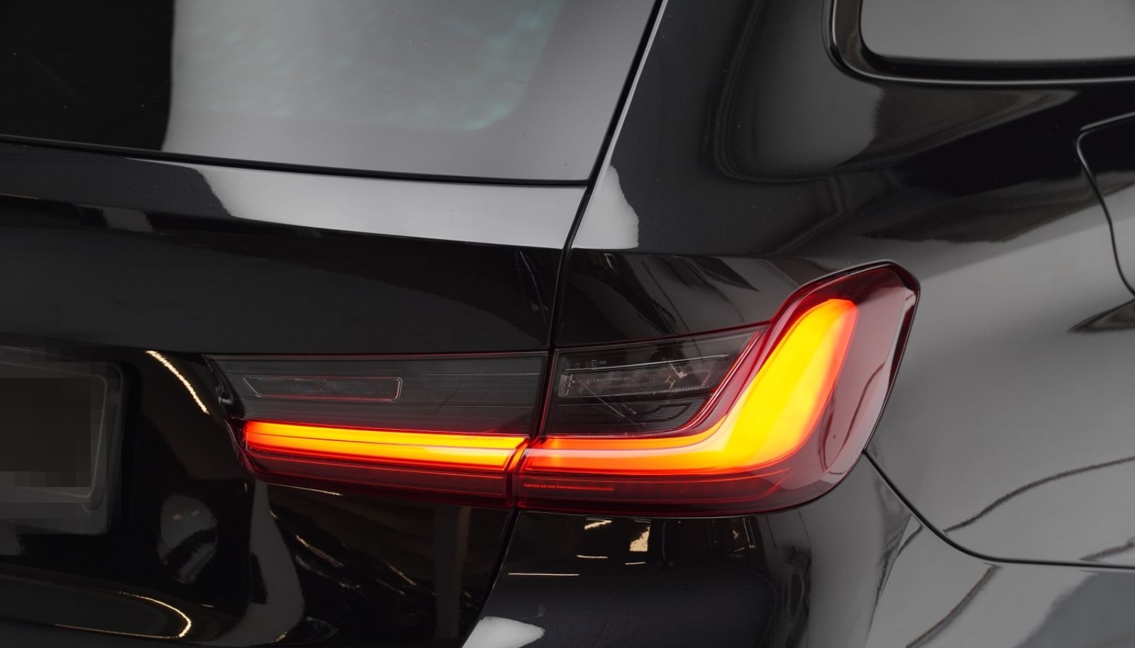 BMW 330d Touring M-Sport*Pano*H&K*AdaptiveLED*Kamera foto 11