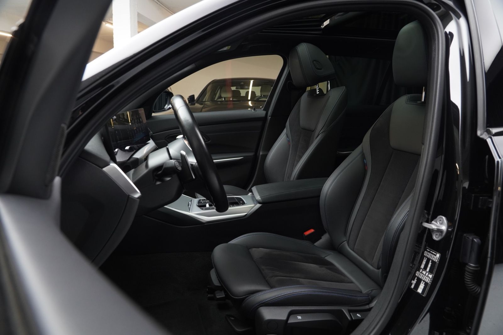 BMW 330d Touring M-Sport*Pano*H&K*AdaptiveLED*Kamera foto 13