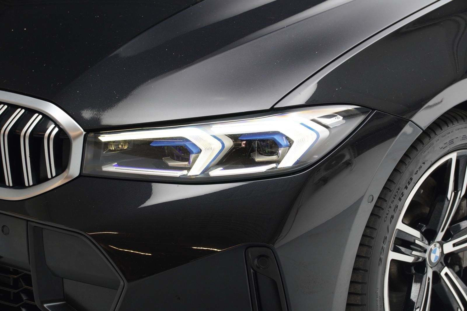 BMW 330d Touring M-Sport*Pano*H&K*AdaptiveLED*Kamera foto 4