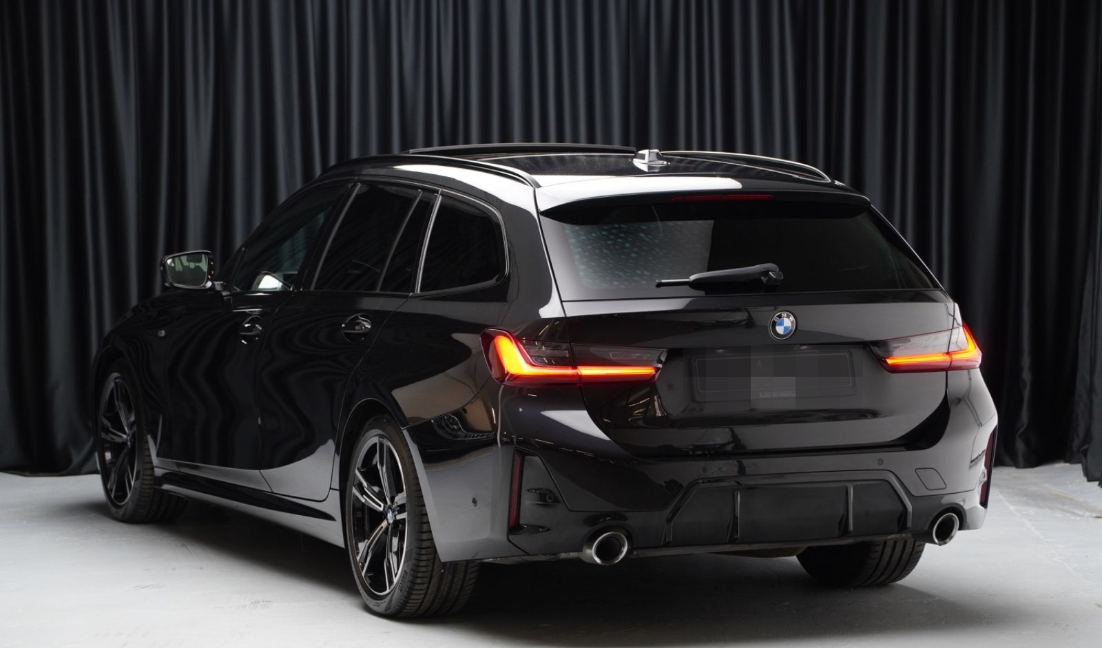 BMW 330d Touring M-Sport*Pano*H&K*AdaptiveLED*Kamera foto 9