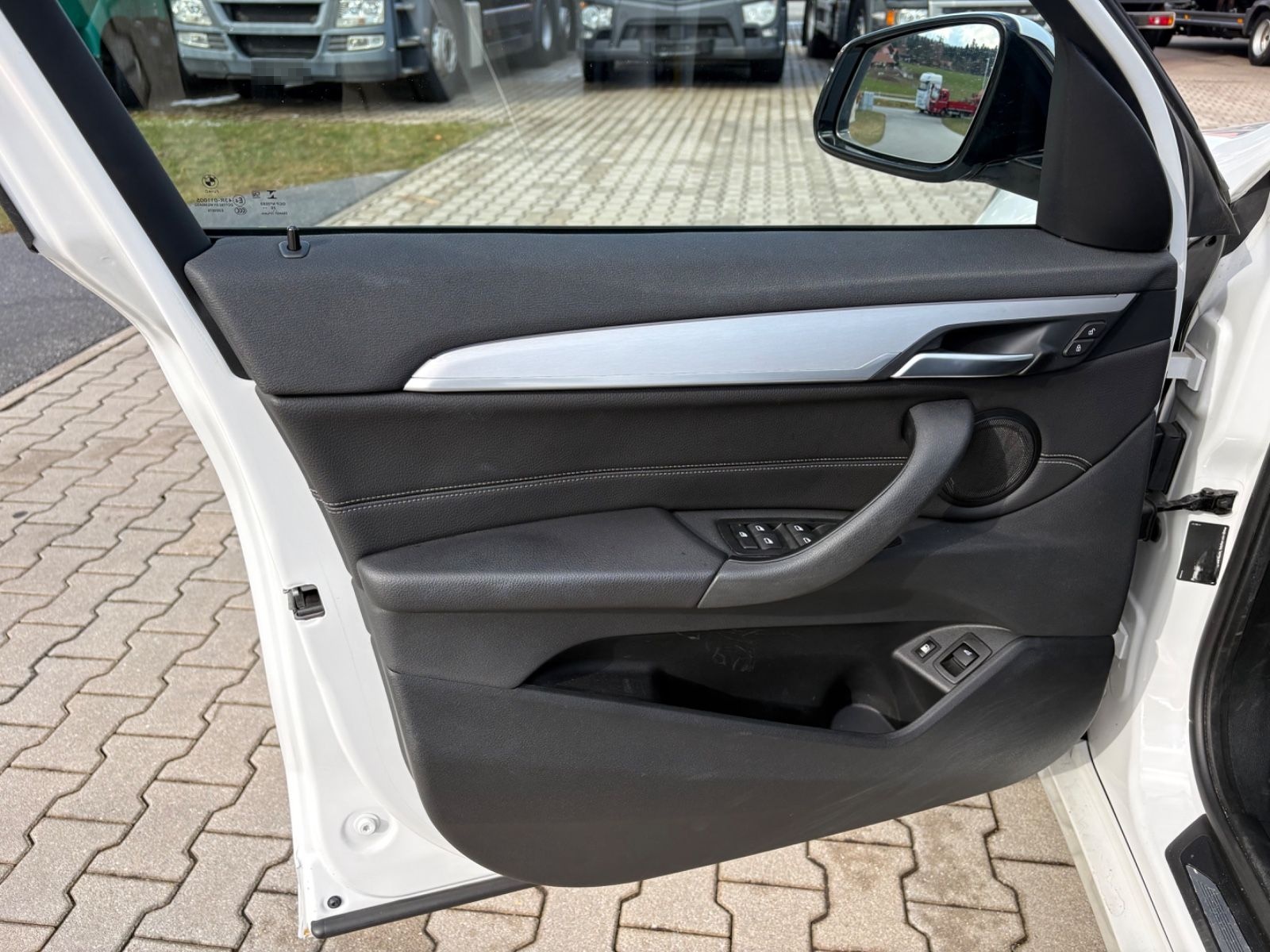 BMW X1 xDrive 25 e M Sport Facelift Aut. LED AHK foto 24