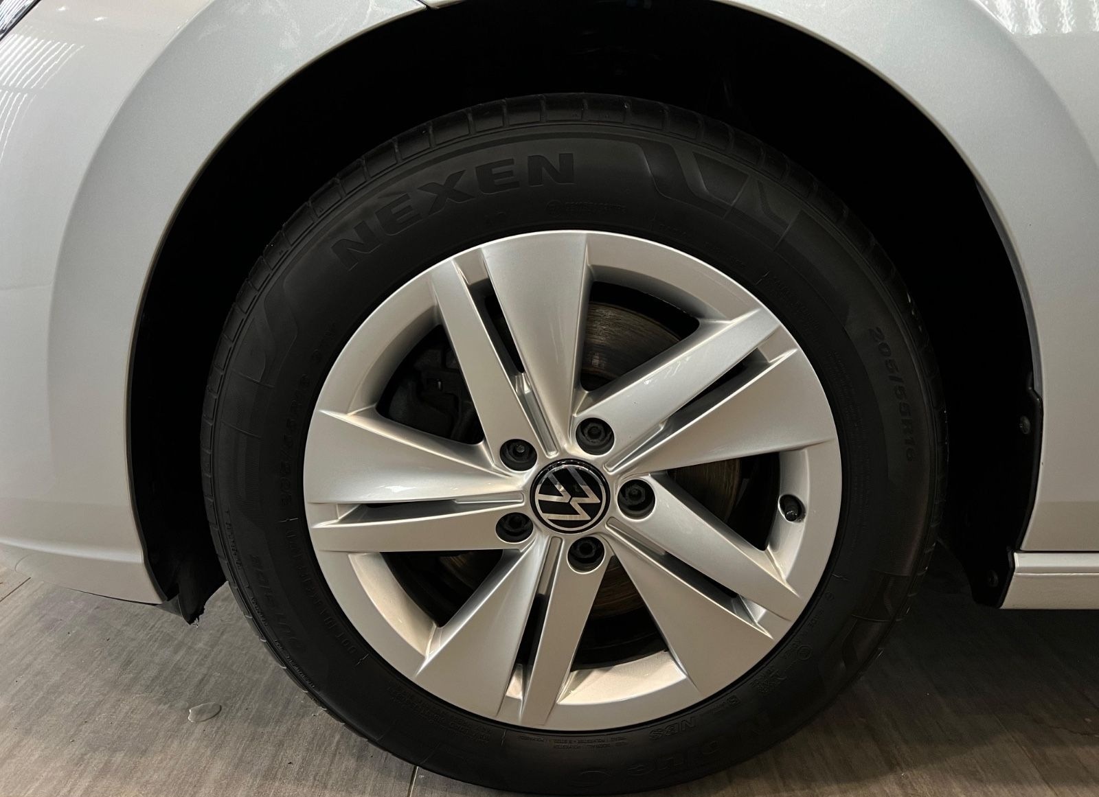 Volkswagen Golf VIII 2.0TDI*DSG*NAV*VIRT*LED*KAM*ACC*AHK*1H foto 2