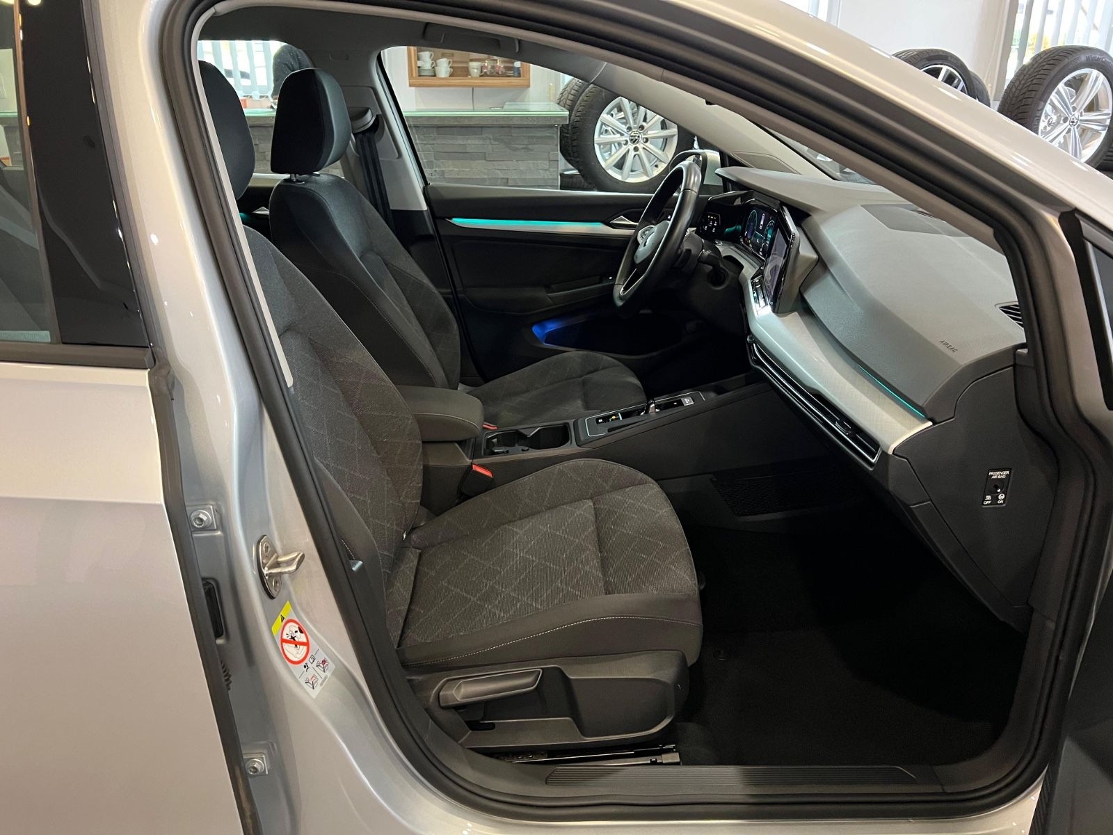 Volkswagen Golf VIII 2.0TDI*DSG*NAV*VIRT*LED*KAM*ACC*AHK*1H foto 11