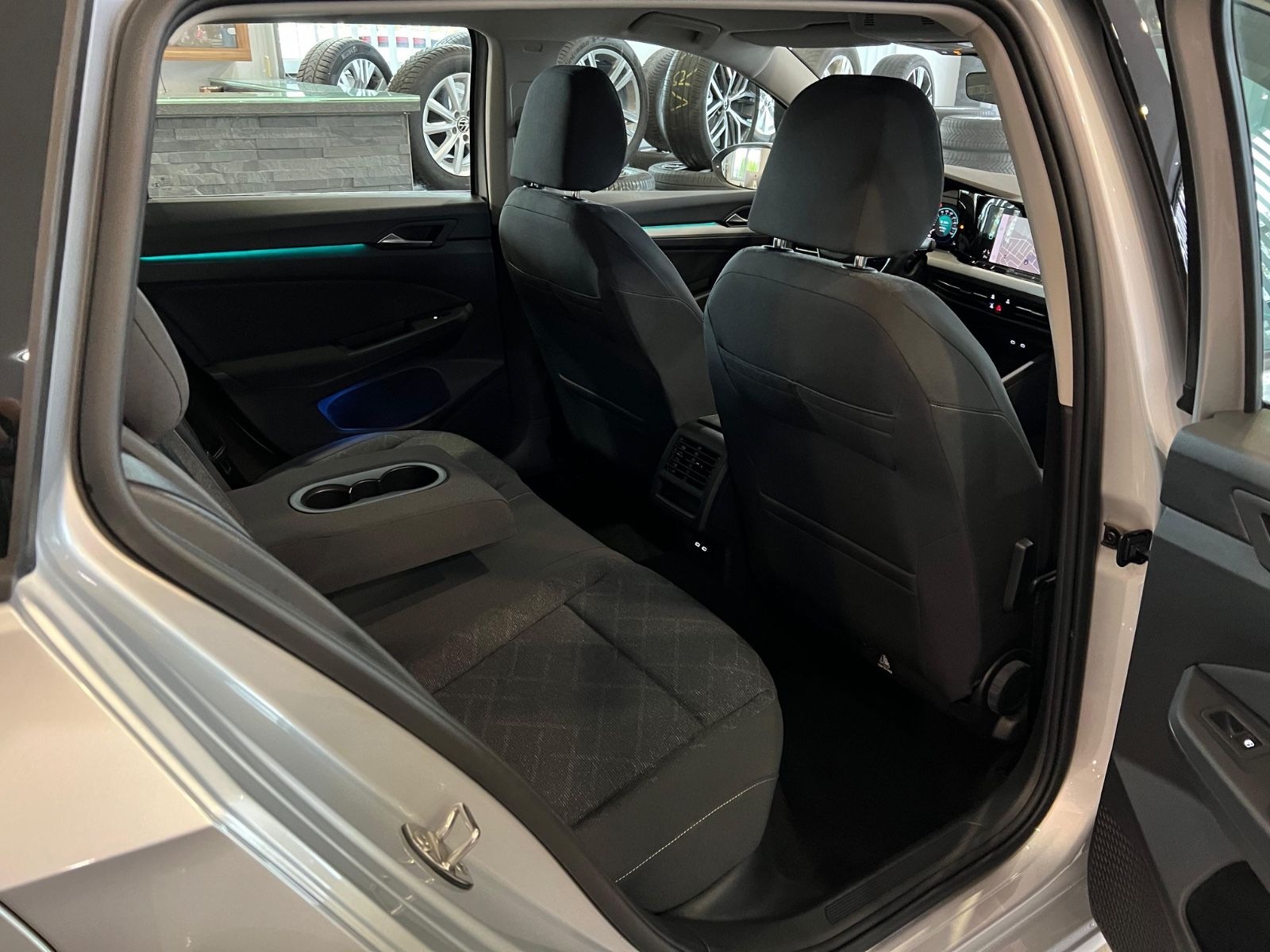 Volkswagen Golf VIII 2.0TDI*DSG*NAV*VIRT*LED*KAM*ACC*AHK*1H foto 19