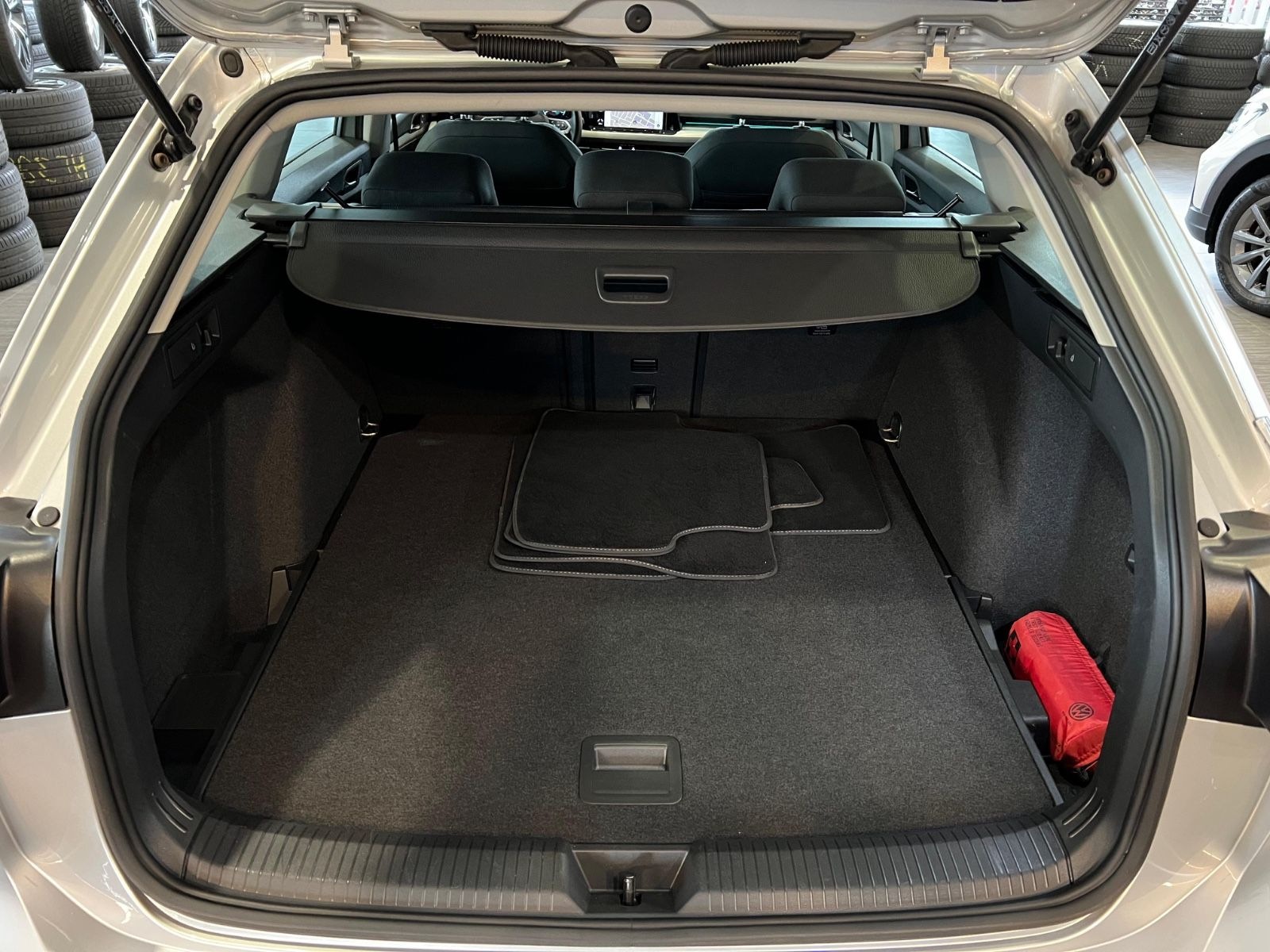 Volkswagen Golf VIII 2.0TDI*DSG*NAV*VIRT*LED*KAM*ACC*AHK*1H foto 20
