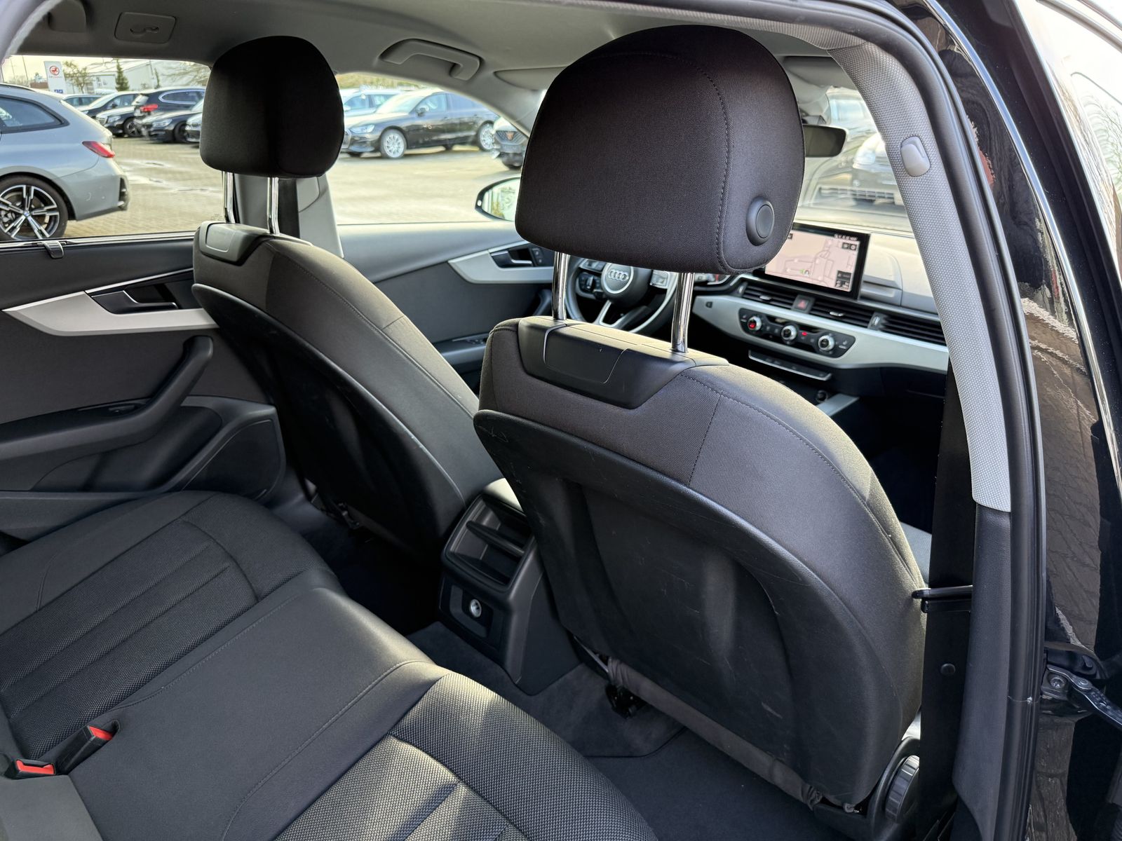 Audi A4 35 TFSI S-Tronic,Sitzheizung,Kessy,Navi,3,99% foto 23