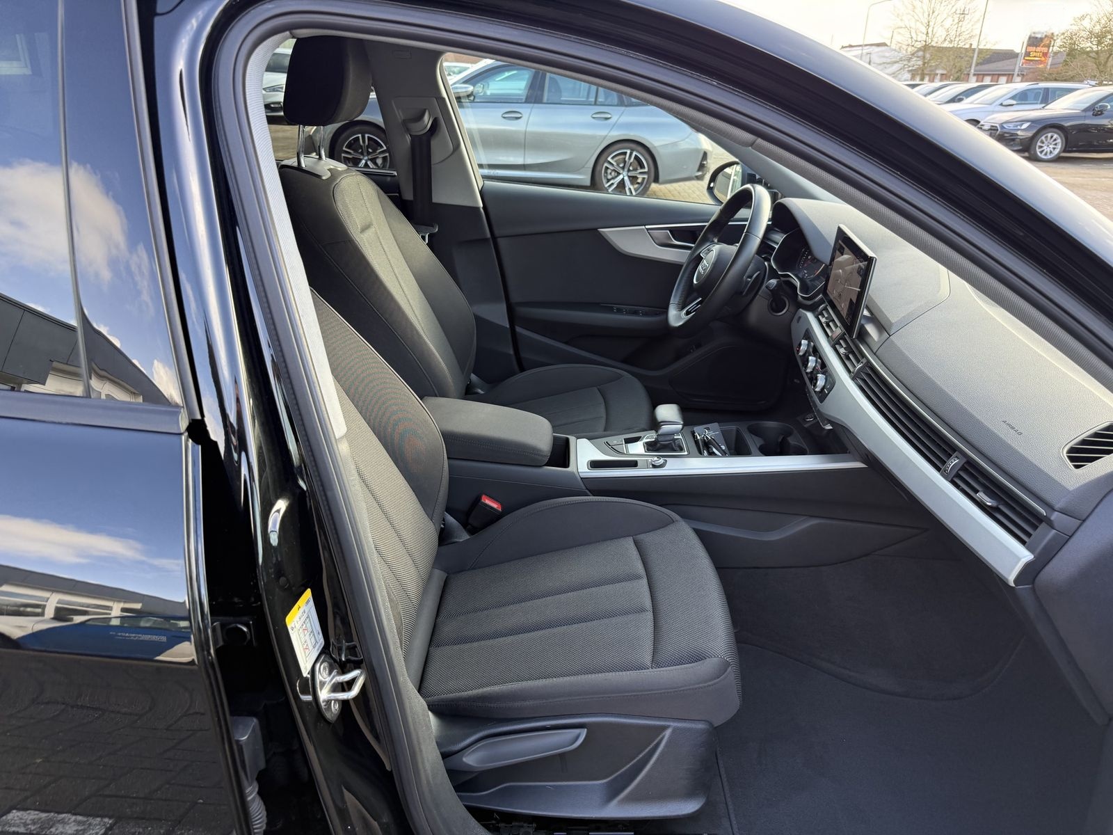 Audi A4 35 TFSI S-Tronic,Sitzheizung,Kessy,Navi,3,99% foto 24