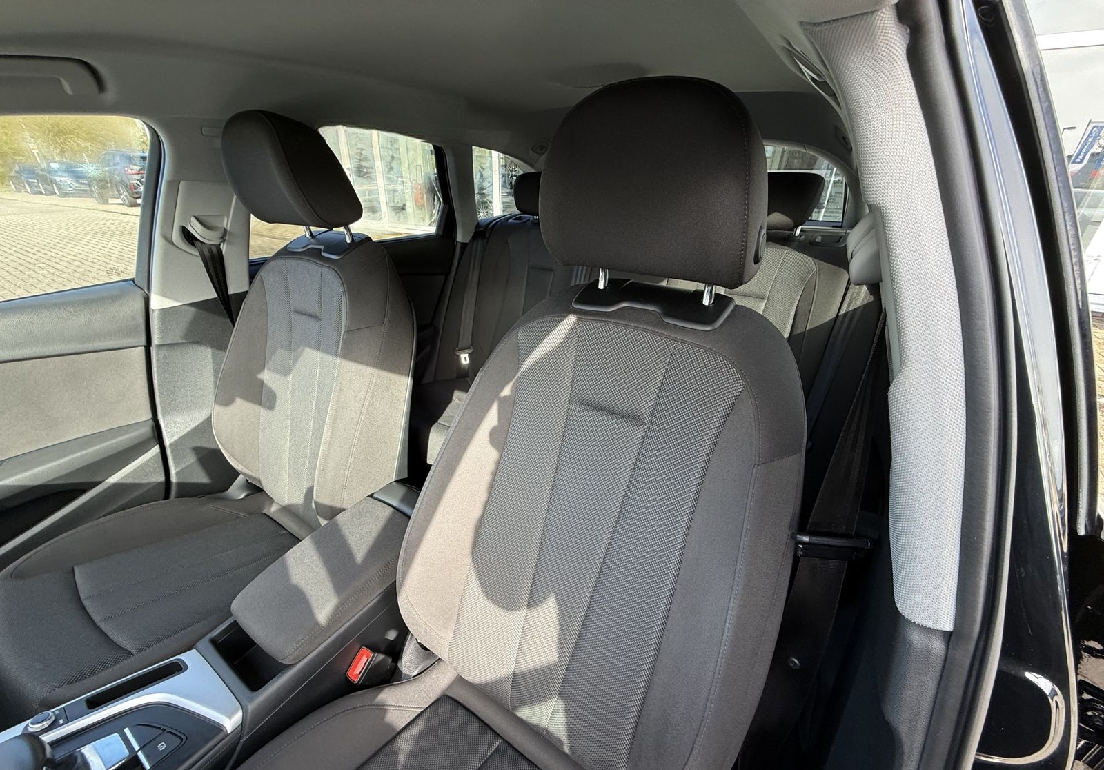 Audi A4 35 TFSI S-Tronic,Sitzheizung,Kessy,Navi,3,99% foto 17